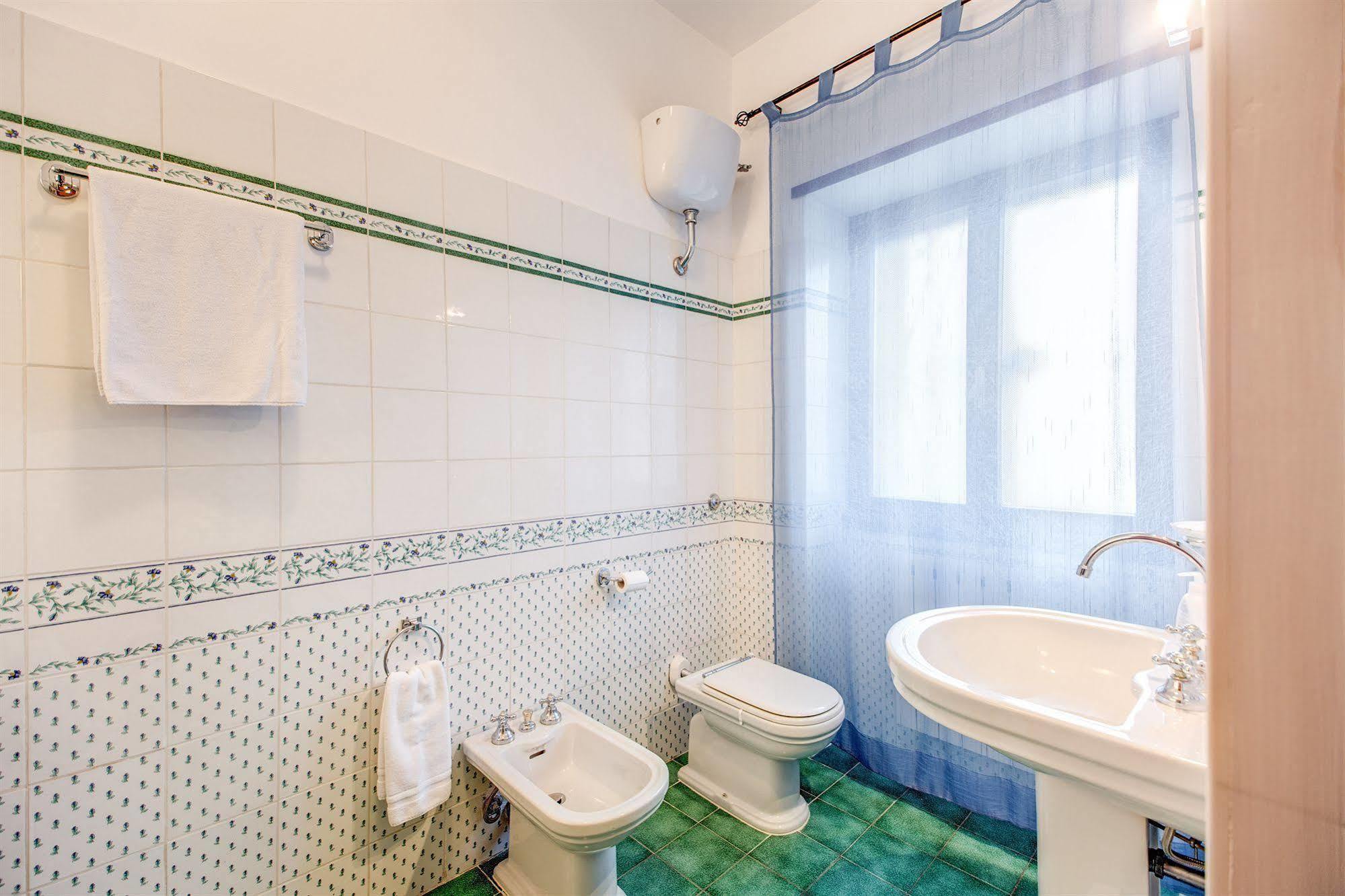 Domus Cornelia Bed & Breakfast Рим Екстериор снимка