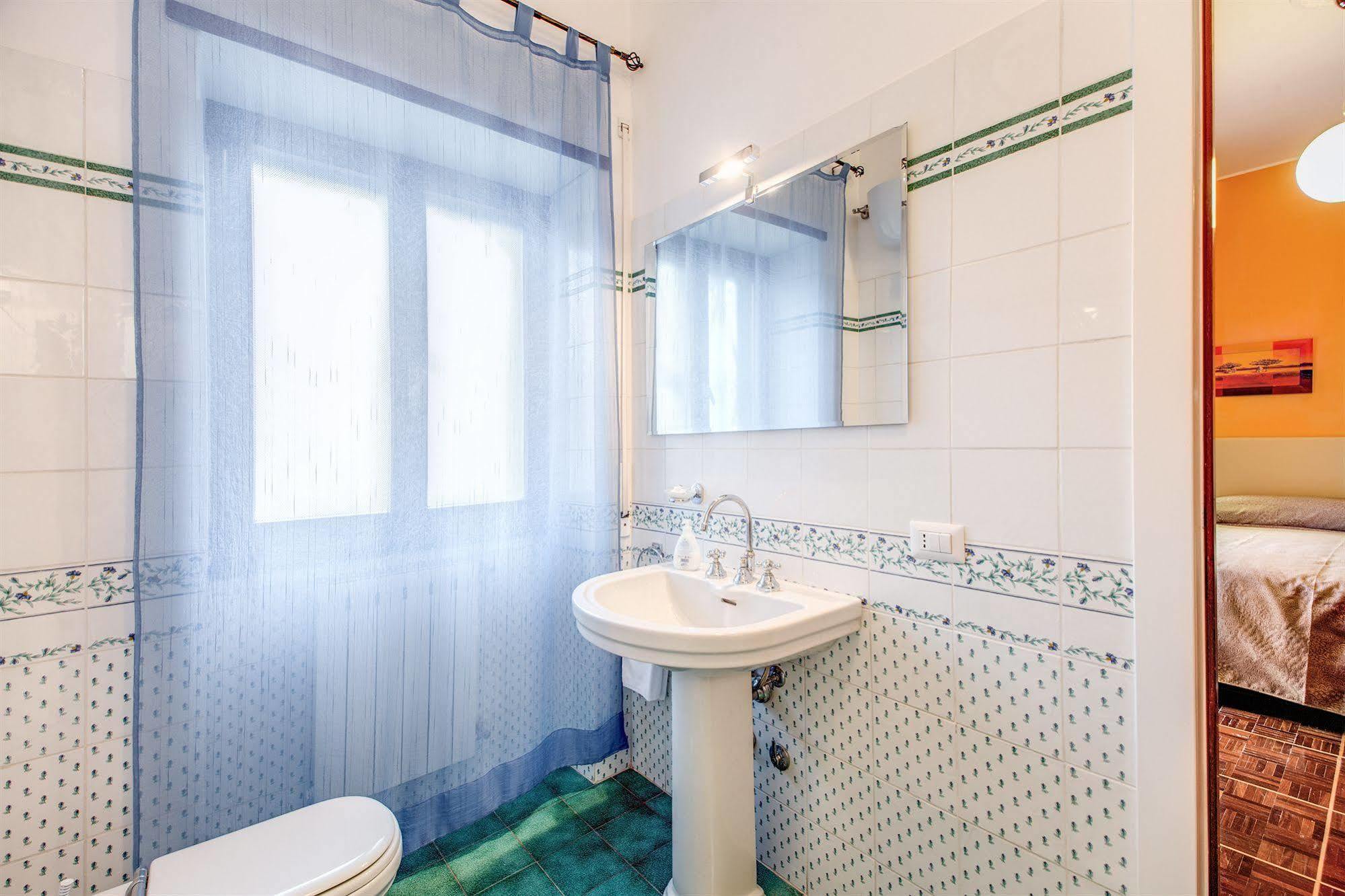Domus Cornelia Bed & Breakfast Рим Екстериор снимка