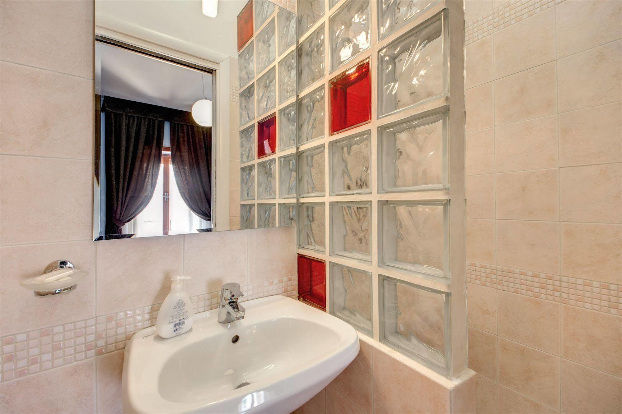 Domus Cornelia Bed & Breakfast Рим Екстериор снимка
